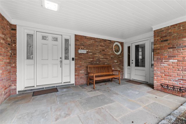 32 Westland Drive, Glen Cove, NY 11542