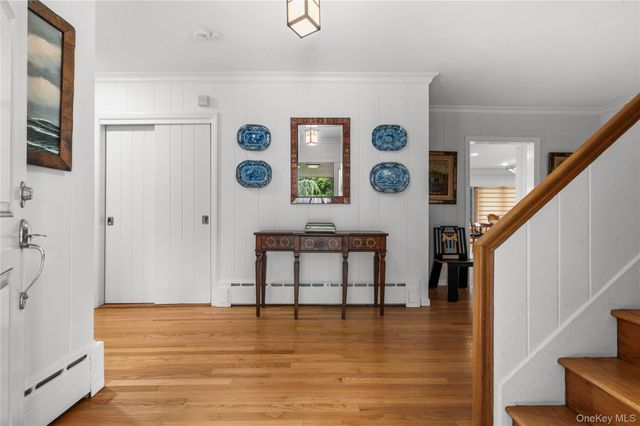 32 Westland Drive, Glen Cove, NY 11542