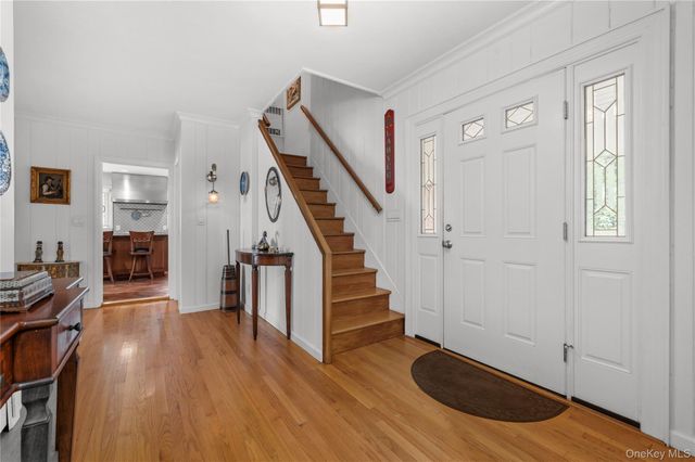 32 Westland Drive, Glen Cove, NY 11542