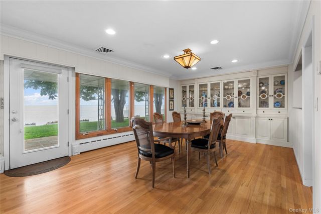 32 Westland Drive, Glen Cove, NY 11542