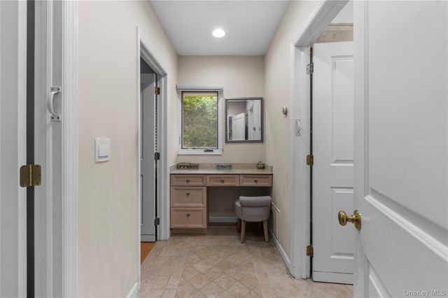 32 Westland Drive, Glen Cove, NY 11542