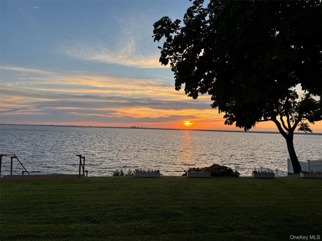 32 Westland Drive, Glen Cove, NY 11542