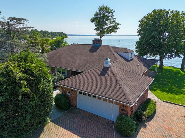 32 Westland Drive, Glen Cove, NY 11542