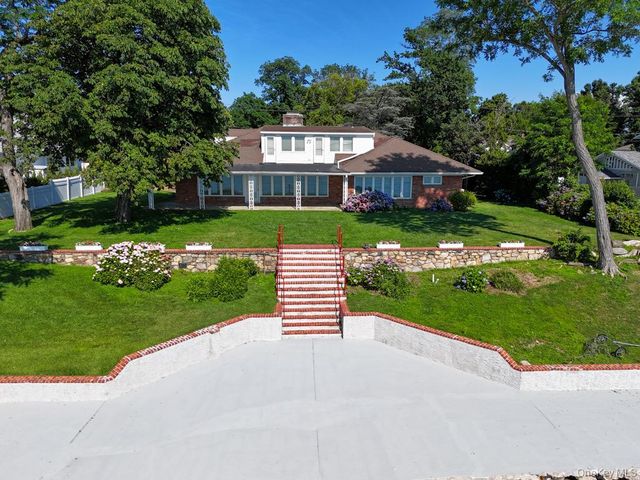 32 Westland Drive, Glen Cove, NY 11542