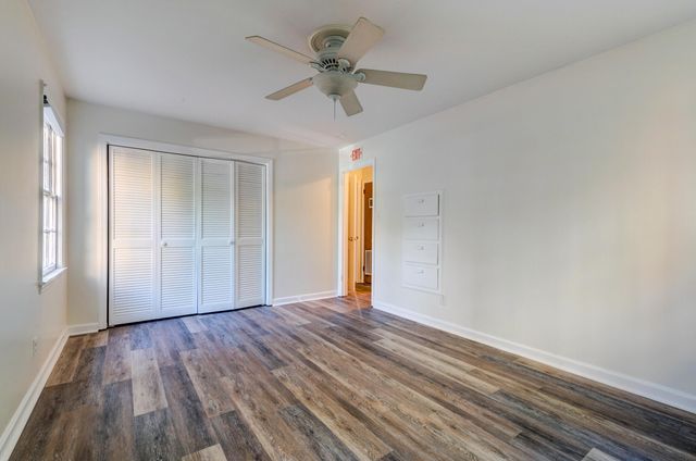 7 Doughty Street F, Charleston, SC 29403