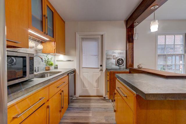 7 Doughty Street F, Charleston, SC 29403