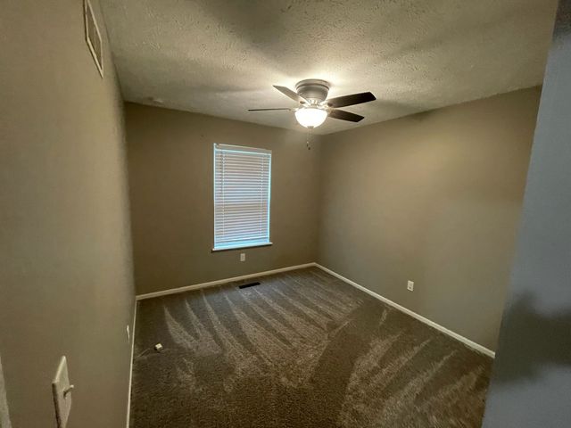 6616 Cresthill Drive, Davenport, IA 52806