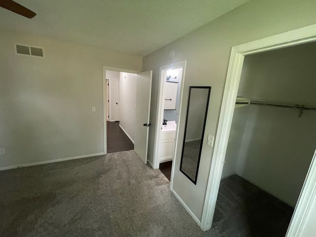 6616 Cresthill Drive, Davenport, IA 52806
