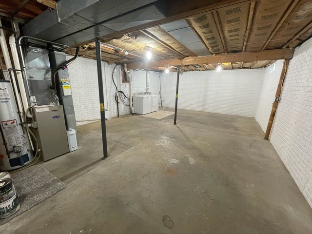 6616 Cresthill Drive, Davenport, IA 52806
