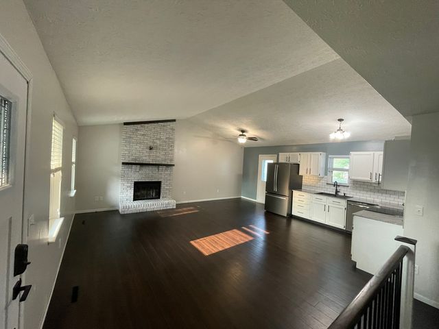 6616 Cresthill Drive, Davenport, IA 52806