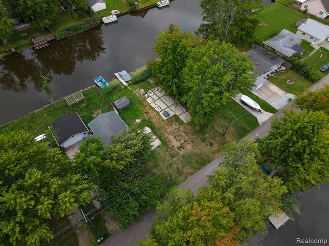 7320 Jochar Road, Algonac, MI 48001