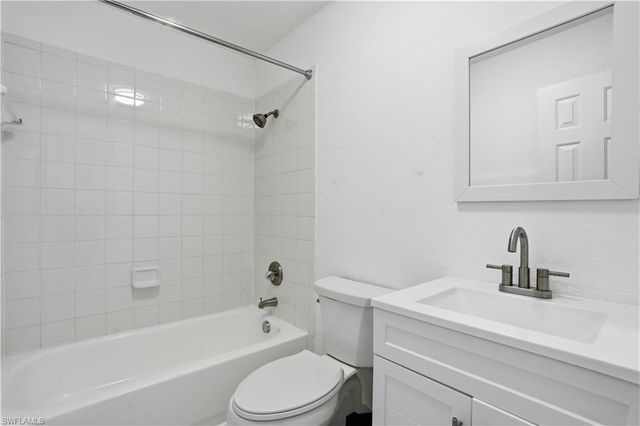 4607 Bayshore DR # K7, Naples, FL 34112