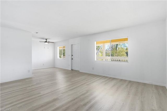 4607 Bayshore DR # K7, Naples, FL 34112