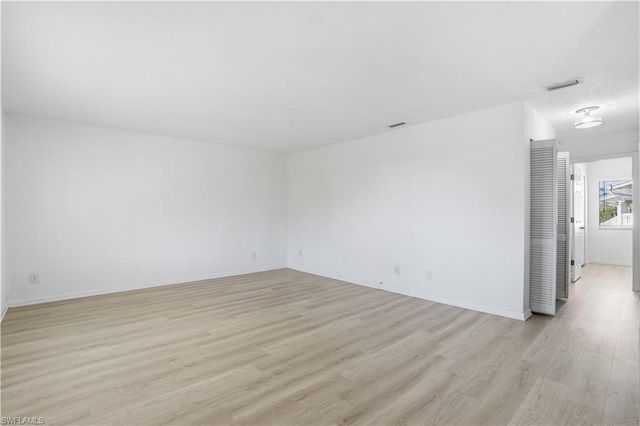 4607 Bayshore DR # K7, Naples, FL 34112