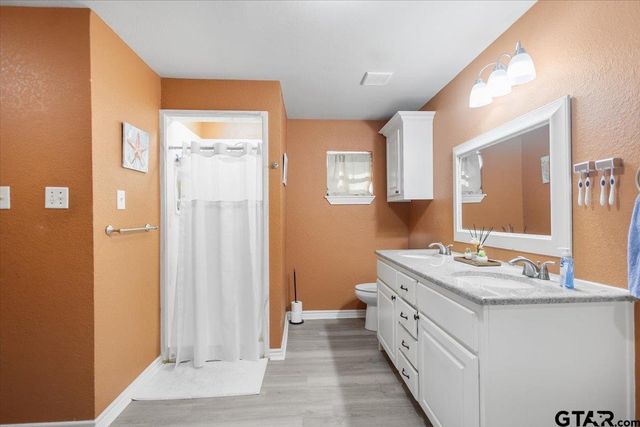 300 N Parkdale, Tyler, TX 75702