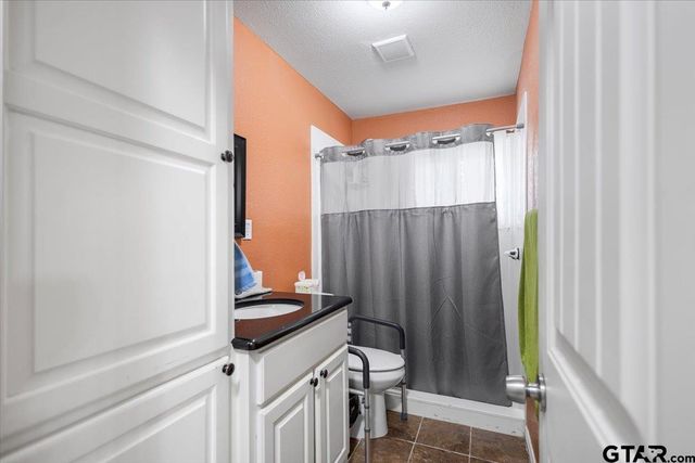 300 N Parkdale, Tyler, TX 75702