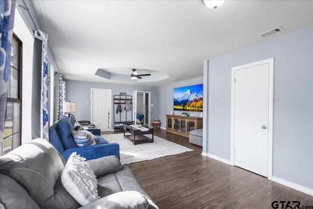 300 N Parkdale, Tyler, TX 75702