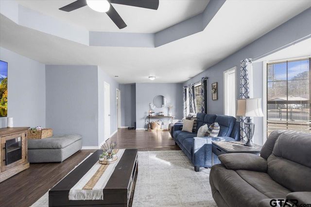 300 N Parkdale, Tyler, TX 75702