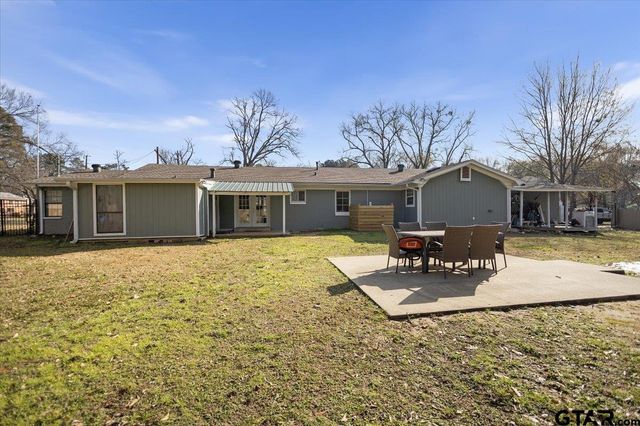 300 N Parkdale, Tyler, TX 75702