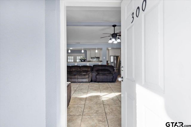 300 N Parkdale, Tyler, TX 75702