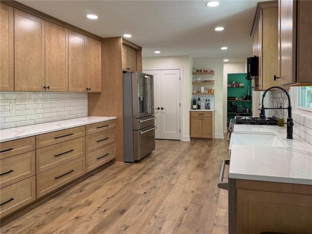 1627 Alvamar Drive, Lawrence, KS 66047