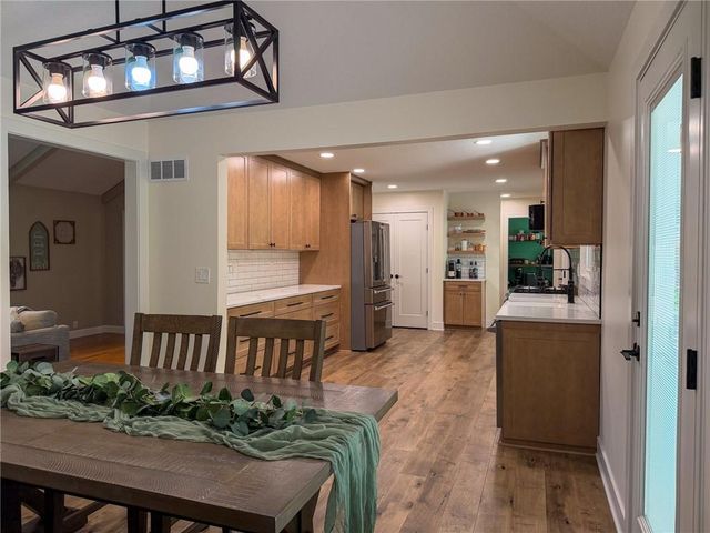 1627 Alvamar Drive, Lawrence, KS 66047