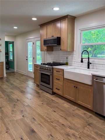 1627 Alvamar Drive, Lawrence, KS 66047