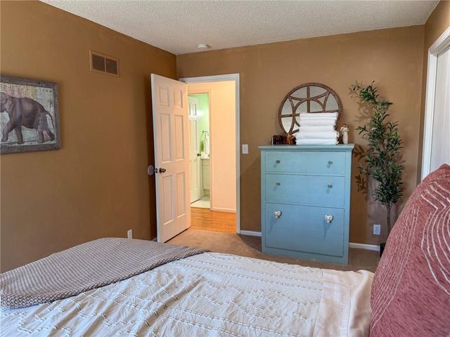 1627 Alvamar Drive, Lawrence, KS 66047