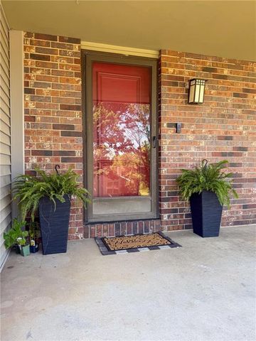 1627 Alvamar Drive, Lawrence, KS 66047