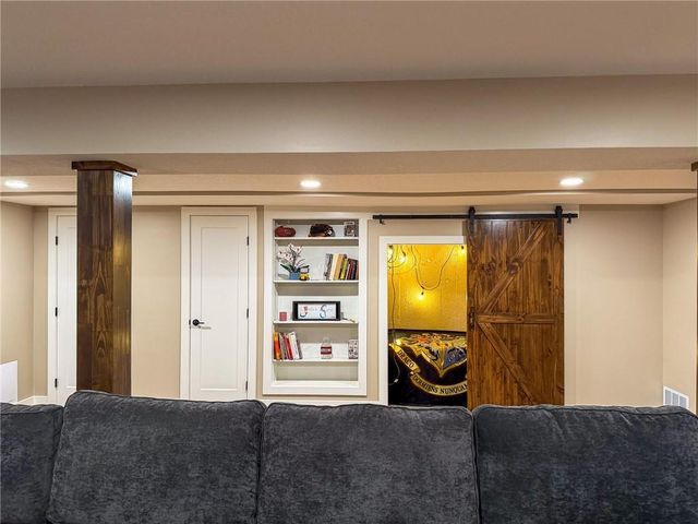 1627 Alvamar Drive, Lawrence, KS 66047