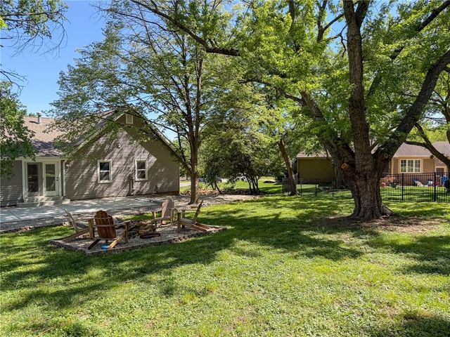 1627 Alvamar Drive, Lawrence, KS 66047