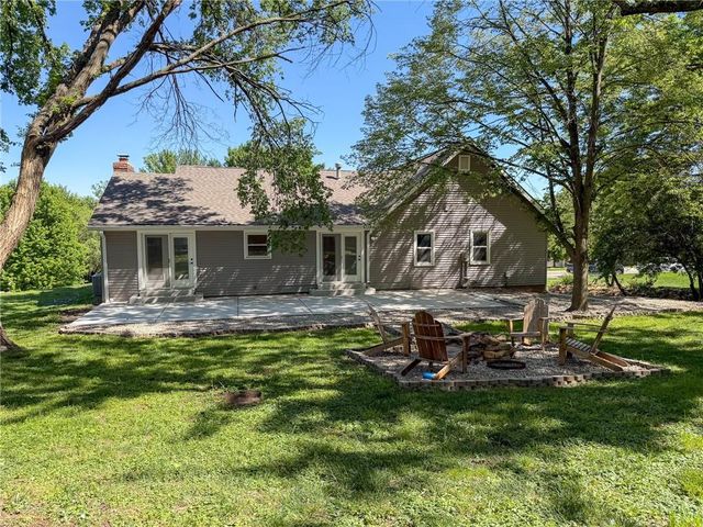 1627 Alvamar Drive, Lawrence, KS 66047
