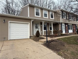 7415 N Chestnut Commons Drive, Mentor, OH 44060