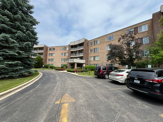 900 E Wilmette Road 411, Palatine, IL 60074