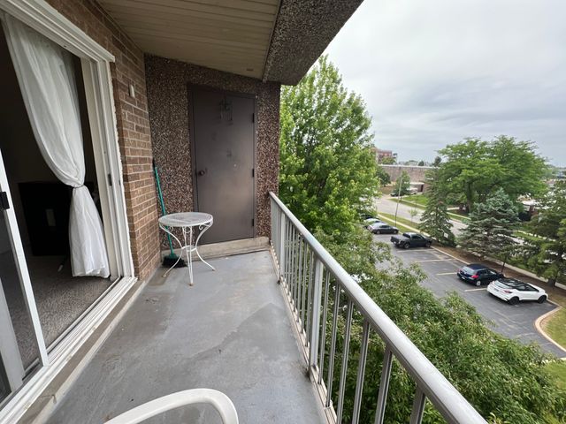 900 E Wilmette Road 411, Palatine, IL 60074