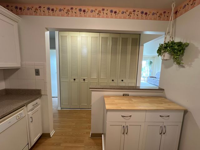 900 E Wilmette Road 411, Palatine, IL 60074