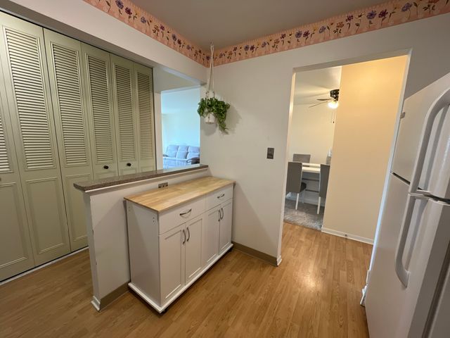 900 E Wilmette Road 411, Palatine, IL 60074