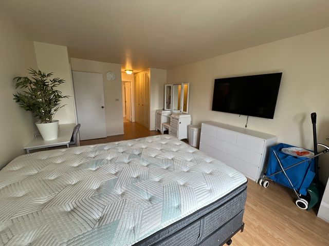 900 E Wilmette Road 411, Palatine, IL 60074
