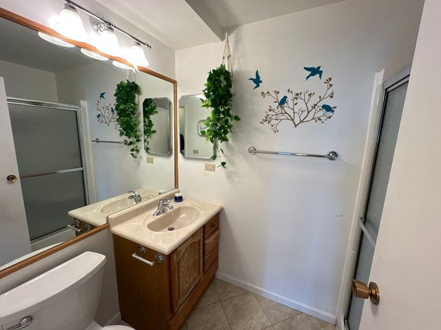 900 E Wilmette Road 411, Palatine, IL 60074