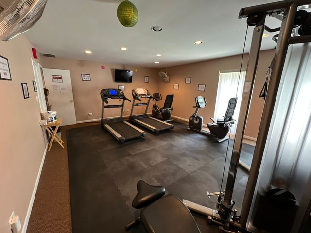 900 E Wilmette Road 411, Palatine, IL 60074