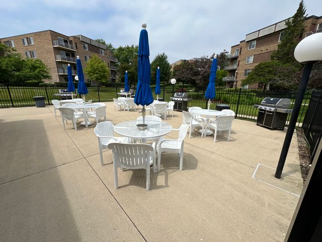 900 E Wilmette Road 411, Palatine, IL 60074