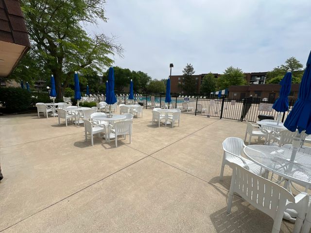 900 E Wilmette Road 411, Palatine, IL 60074