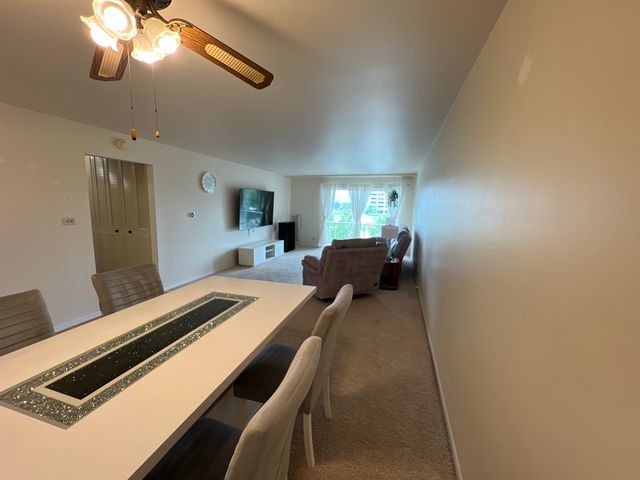 900 E Wilmette Road 411, Palatine, IL 60074