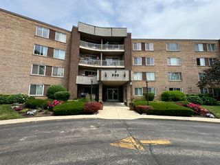 900 E Wilmette Road 411, Palatine, IL 60074