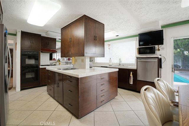 15850 Kalisher Street, Granada Hills, CA 91344