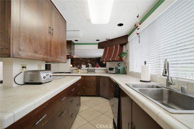15850 Kalisher Street, Granada Hills, CA 91344