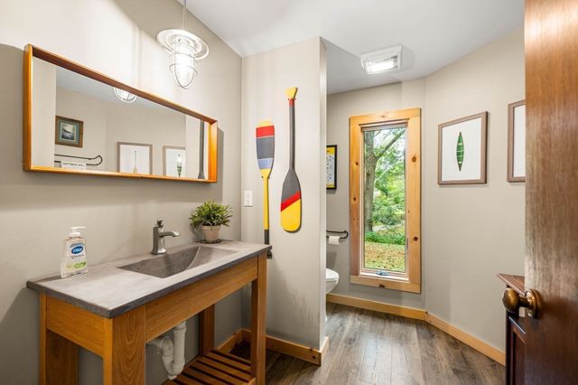 519 Essex St, Hamilton, MA 01982