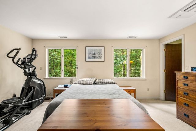 519 Essex St, Hamilton, MA 01982
