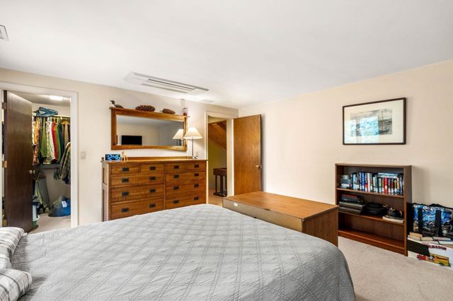 519 Essex St, Hamilton, MA 01982