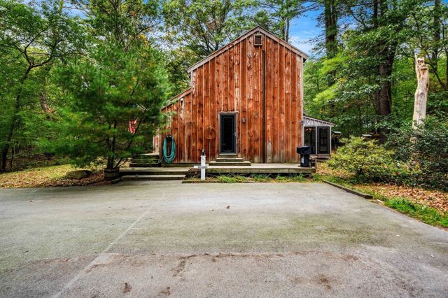 519 Essex St, Hamilton, MA 01982